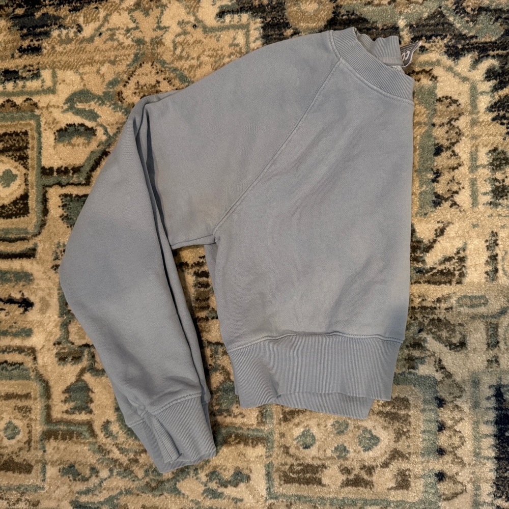 Aritzia TNA COZY Fleece Crop Crewneck Sweatshirt in Light Blue - Small